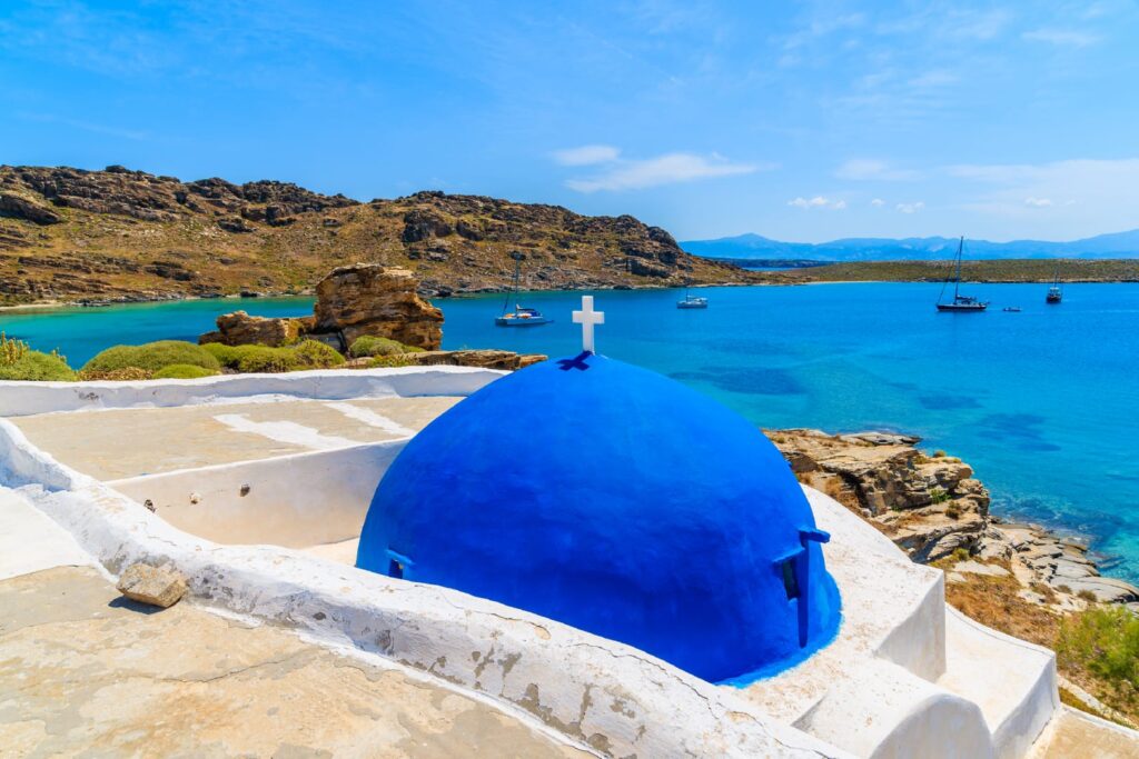 Is Paros a family destination?