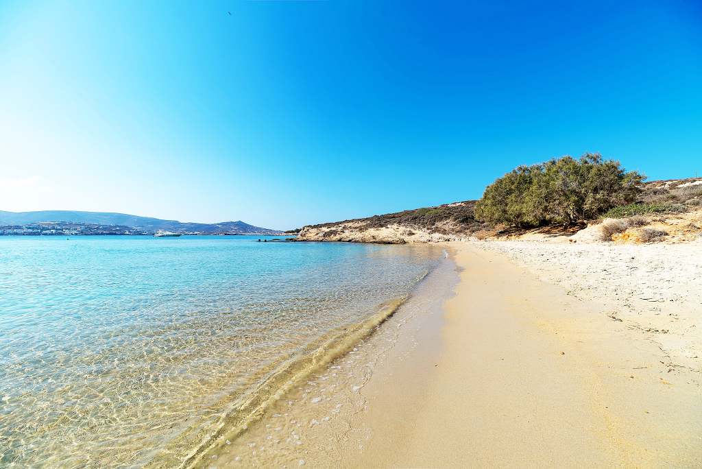 Is Paros a family destination?