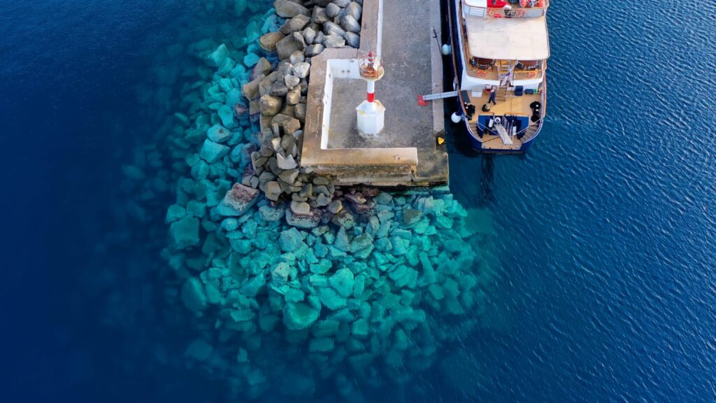 Greek Island Hopping while Renting a Greek Holiday Home | Comfort and Charm in A Rich and Fascinating Experience